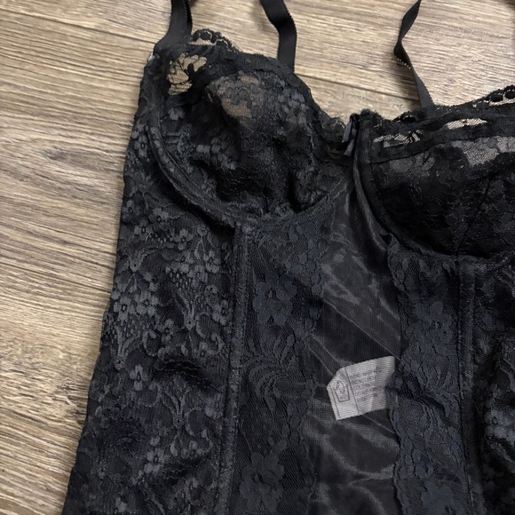 90s European Vintage Sunburst Lace Ruffle Hem Corset Top (Black) Size 34B/Small - Picture 2 of 8